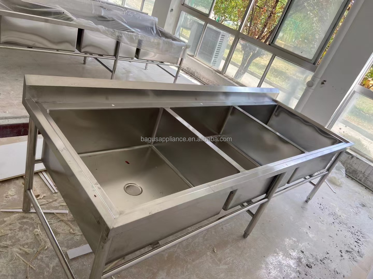Évier de cuisine professionnel - Commercial Quality Kitchen Faucet avis et prix